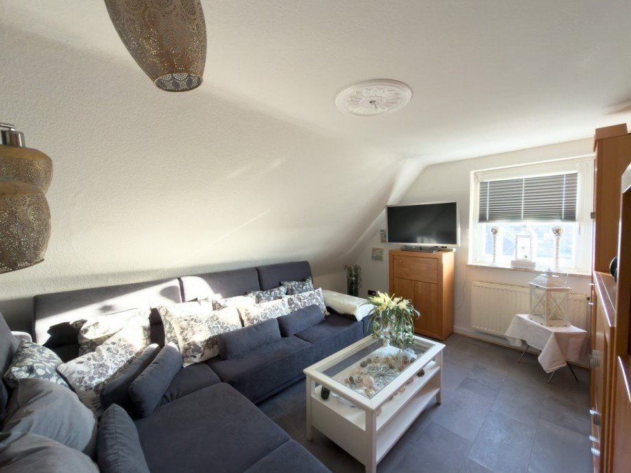 Wohnzimmer DG Mehrfamilienhaus Burscheid