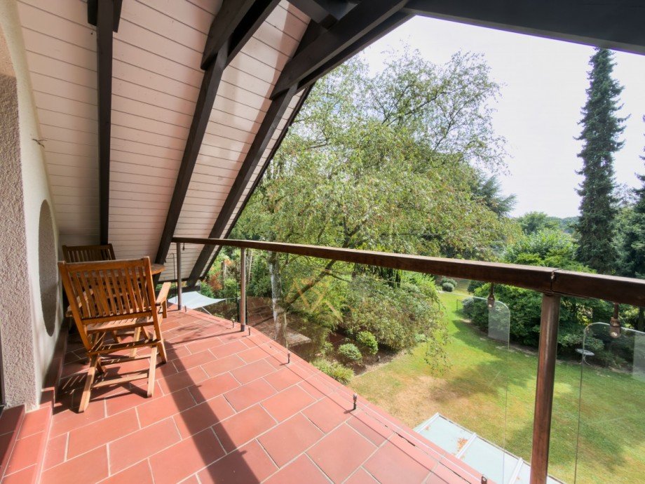 Balkon DG R�ckseite Mehrfamilienhaus Leverkusen