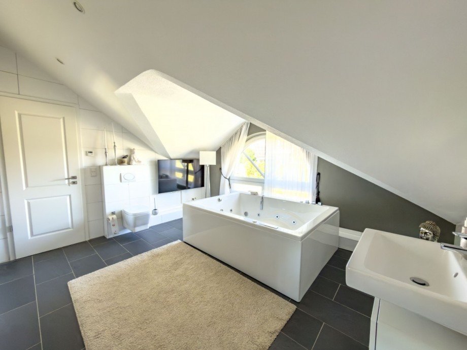Wellnessbad Obergeschoss Zweifamilienhaus Leichlingen