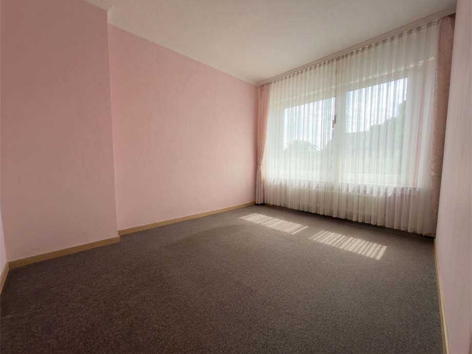 Schlafzimmer ohne M�bel heller Reihenmittelhaus Leverkusen
