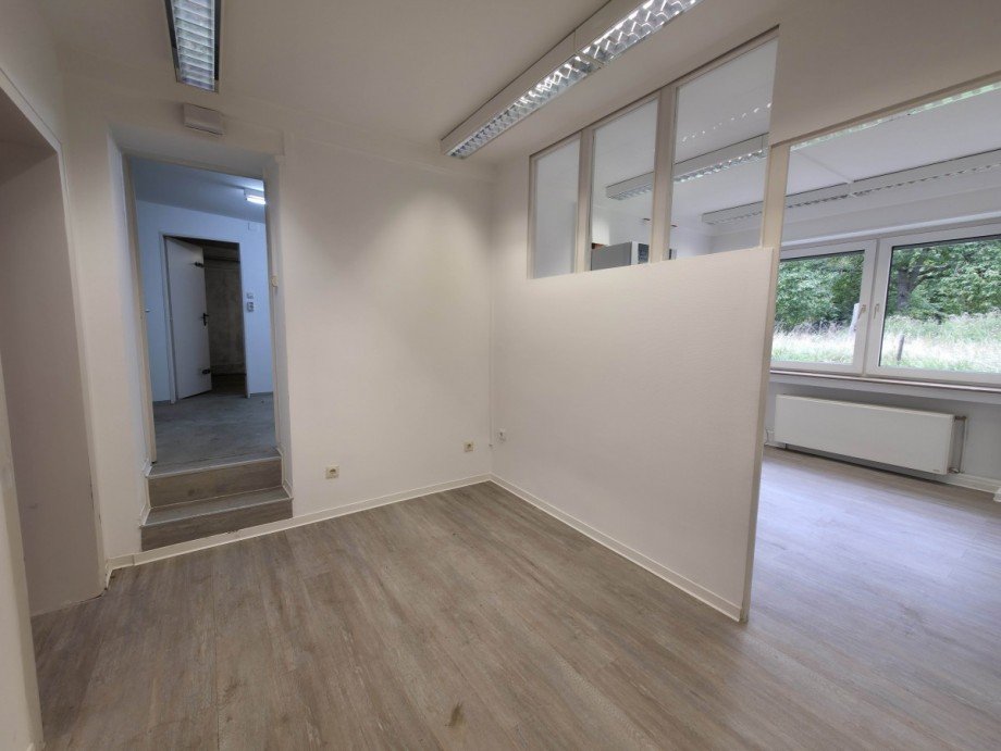 Durchgang / Serverraum B�ro / Praxis Bonn