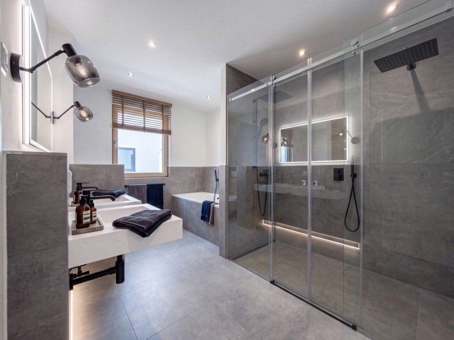 Badezimmer visualisiert Erdgeschosswohnung Burscheid