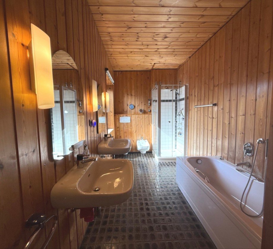 OG Badezimmer Ist-Zustand Einfamilienhaus Leverkusen