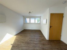 Schlafzimmer Einziehen & Wohlf�hlen: modernisiertes Haus mit Garten & Terasse