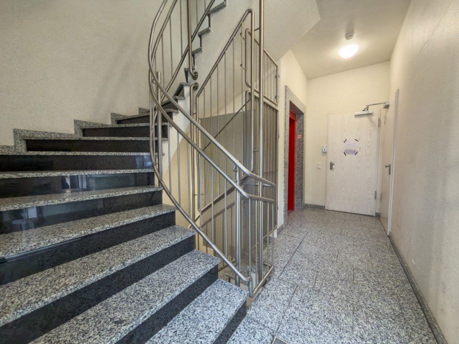 Treppenhauseingang Mehrfamilienhaus Leverkusen
