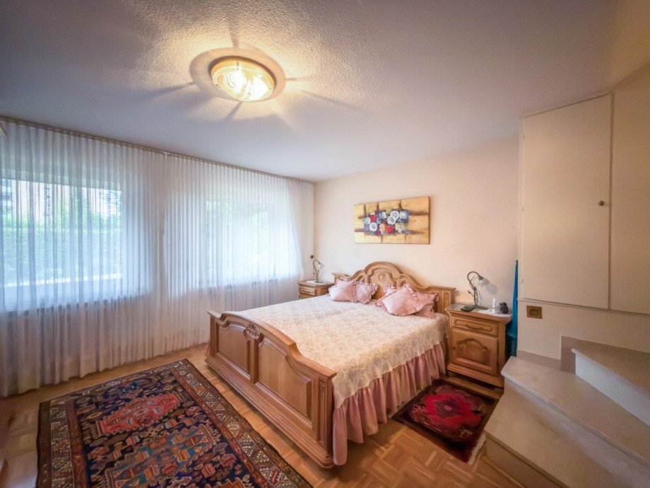 Schlafzimmer Untergeschoss Einfamilienhaus Leichlingen