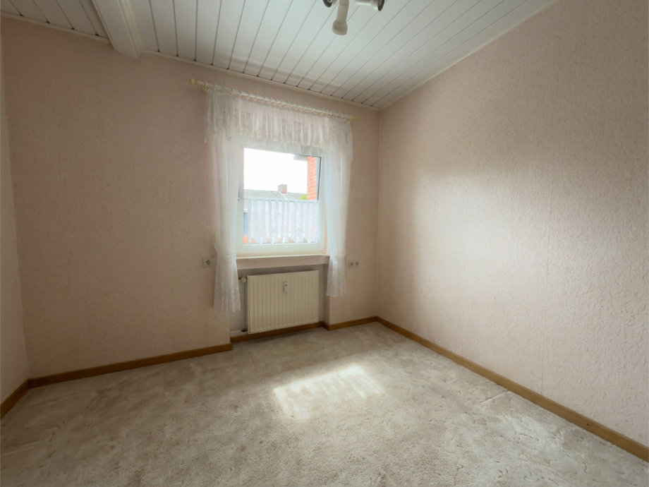 Kinderzimmer 2 im Ist-Zustand Reihenmittelhaus Leverkusen