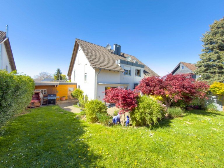 Garten Leverkusen Doppelhaush�lfte ERBPACHT! Design trifft Komfort - Gehobene-Doppelhaush�lfte in begehrter, ruhiger Lage | Carport | Sonnengarten | Gasherd | Heimkino & Glasfaser